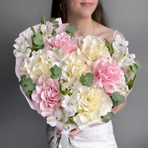 Bouquet "Parisian Chic" with delivery Tyumen