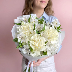 Bouquet "Snow-white Purity" with delivery Tyumen