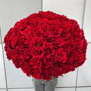Bouquet "Royal Confession" with delivery Tyumen