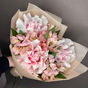 Bouquet "Pink Mondial" with delivery Tyumen