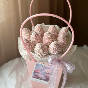 Chocolate Covered Strawberry "Coconut Cloud" with delivery Nizhniy-Novgorod