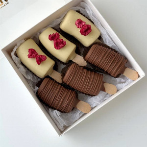 Raspberry Dawn Chocolate Covered Bananas with delivery Nizhniy-Novgorod