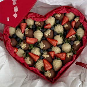 Kinder Premium Chocolate Covered Strawberries with delivery Nizhniy-Novgorod