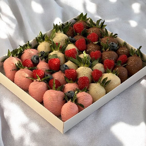 Berry Trio Chocolate Covered Strawberries with delivery Nizhniy-Novgorod