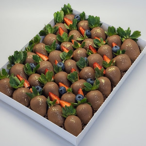 Forest Treasures Chocolate Covered Strawberries with delivery Nizhniy-Novgorod