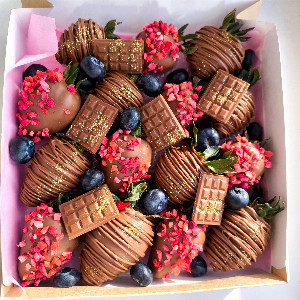 Berry Blues Chocolate Strawberries with delivery Kaliningrad