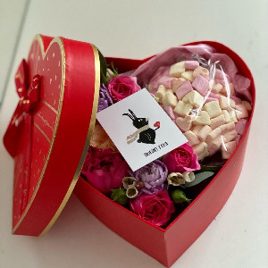Composition "Marshmallow Heart" with delivery Saint Petersburg