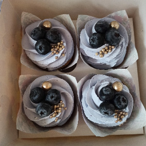 Blueberry Cloud Cake Set with delivery Yekaterinburg