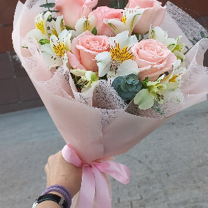 Peach Paradise Bouquet with delivery Tyumen