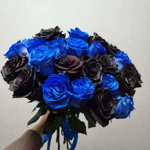 Midnight Magic Bouquet with delivery Tyumen