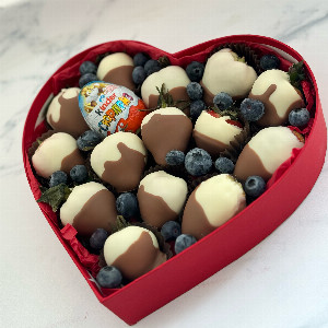 Kinder Surprise Chocolate Berry Composition with delivery Nizhniy-Novgorod