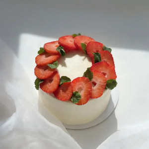 Bento cake "Strawberry summer" with delivery Moscow