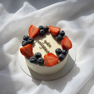 Bento cake with berries "Day of joy" with delivery Moscow