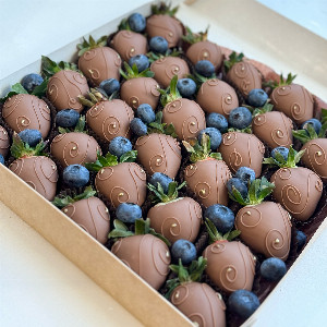 Berry Symphony Chocolate Berry Composition with delivery Nizhniy-Novgorod