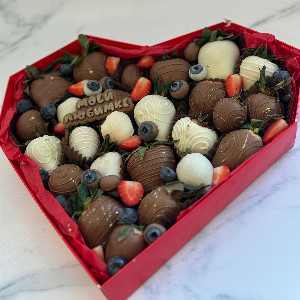 My Darling's Heart Chocolate Berry Composition with delivery Nizhniy-Novgorod