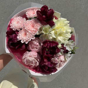 Crimson Dawn Bouquet with delivery Tyumen