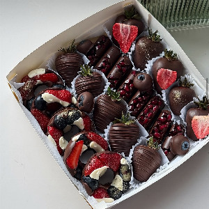 Berry Vernissage Dessert Set with delivery Nizhniy-Novgorod