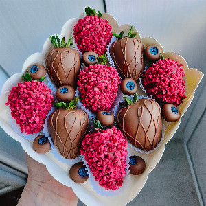 Forest Symphony Chocolate Covered Berries with delivery Kaliningrad