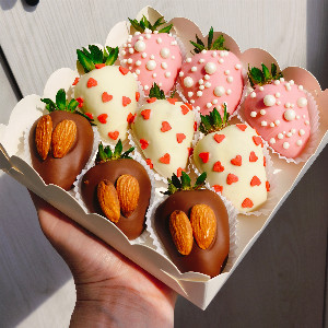Ruby Heart Chocolate Covered Strawberries with delivery Kaliningrad
