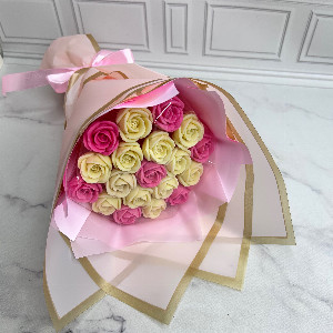 Amber Noon Chocolate Roses with delivery Kazan