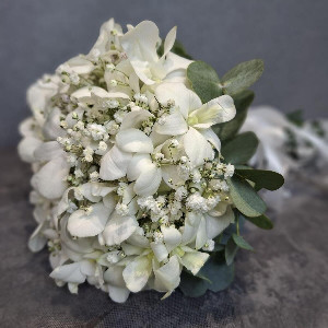 Mysterious East Bridal Bouquet with delivery Saint Petersburg