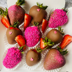 Chocolate Masterpiece Strawberries in Chocolate with delivery Chelyabinsk