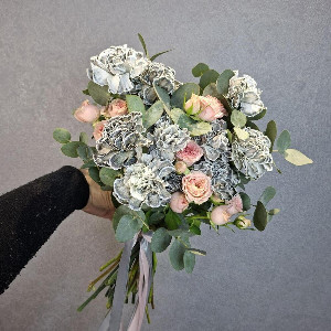 Graphite Chic Bridal Bouquet with delivery Saint Petersburg