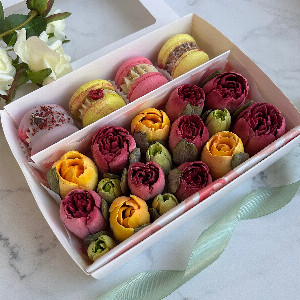 Dessert Set "Berry Vernissage" with delivery Moscow