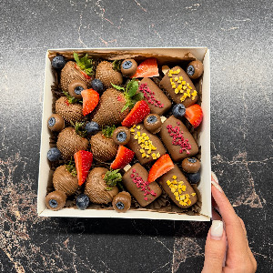 Tropical Sunrise Chocolate Strawberry with delivery Rostov-on-Don
