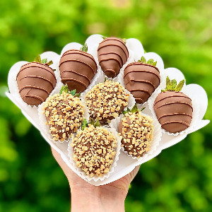 Nut Truffle Chocolate Covered Strawberries with delivery Yekaterinburg