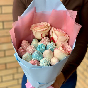 Heavenly Azure Chocolate Strawberry Bouquet with delivery Kaluga