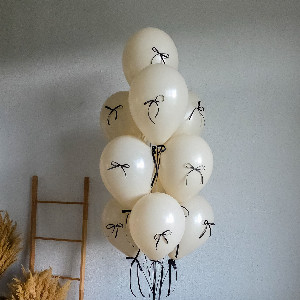 Beige Glamour Balloon Fountain with Bows with delivery Saint Petersburg