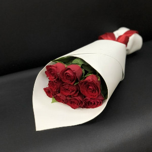 Crimson Sunset Bouquet with Kenyan Roses with delivery Orenburg