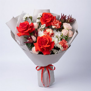 Harmony of Contrasts Bouquet with French Roses with delivery Saint Petersburg