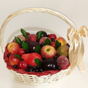 Корзина "Сезонная свежесть" с маракуйей