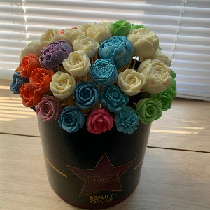 Berry Illusion Chocolate Roses in Delicate Shades with delivery Saint Petersburg