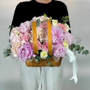 Twilight Garden Flower Arrangement with delivery Vladimir