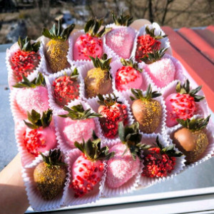 Chocolate Covered Strawberries "Tropical Sunrise" with delivery Kaliningrad