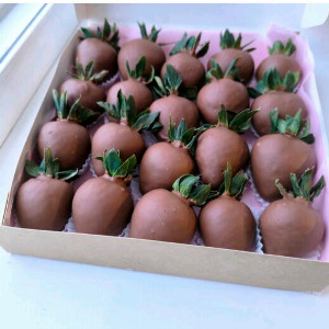 Chocolate Covered Strawberries "Classic Velvet" with delivery Kaliningrad