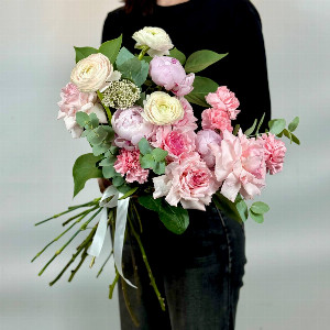 Berry Temptation Peony Bouquet with delivery Moscow
