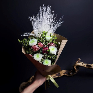 Gentle Color Airy Dried Flower Mini Bouquet with delivery Moscow