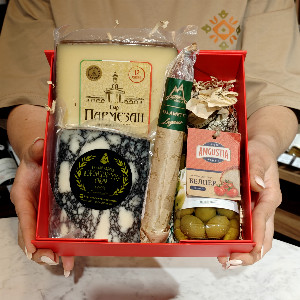 Knight's Order Gourmet Gift Box with delivery Kazan