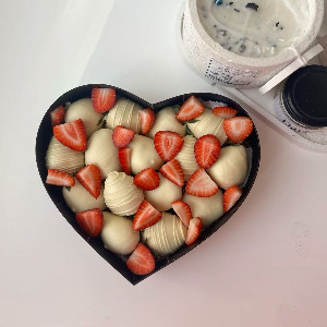 Chocolate Strawberries "Heart Meadow" with delivery Nizhniy-Novgorod