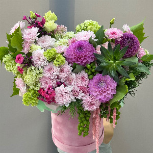 Grape Cluster Hatbox Arrangement with delivery Belgorod