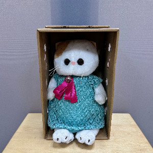 Мягкая игрушка "Кошка Ли-Ли в платье" с доставкой в Белгороде