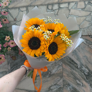 Букет "Солнечный луч" с подсолнухами