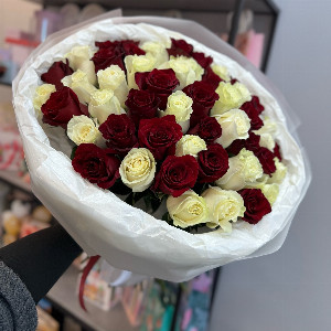Букет "Пламя и иней" из роз