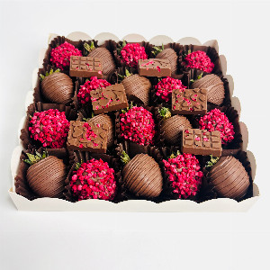 Berry Constellation Chocolate Strawberries with delivery Samara