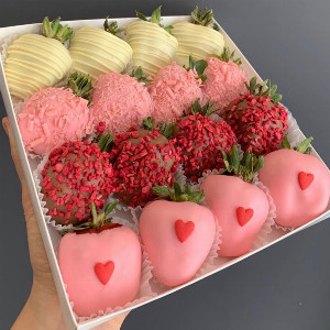 Strawberries in Chocolate "Summer Vibe" with delivery Tyumen
