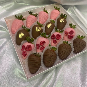 Strawberries in Chocolate "Prime Era" with delivery Tyumen